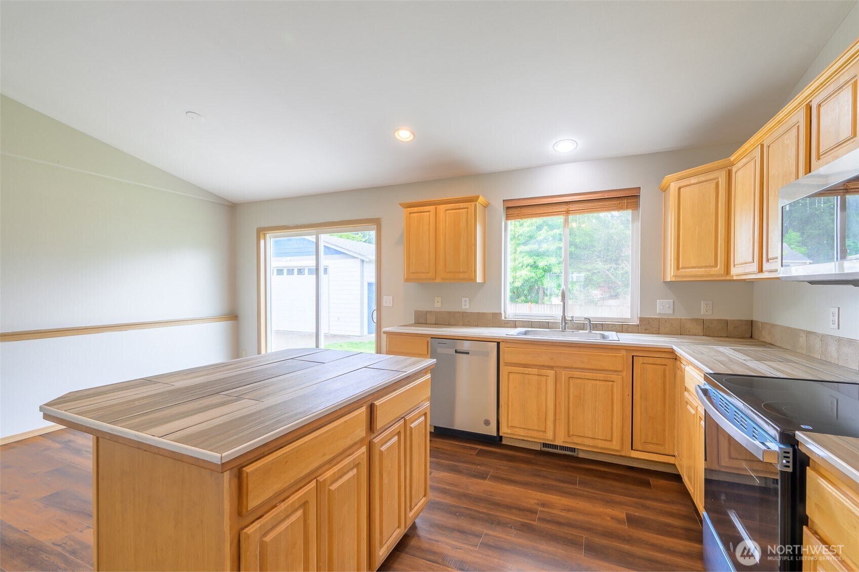 10504 248th Street Ct Property Photo 9