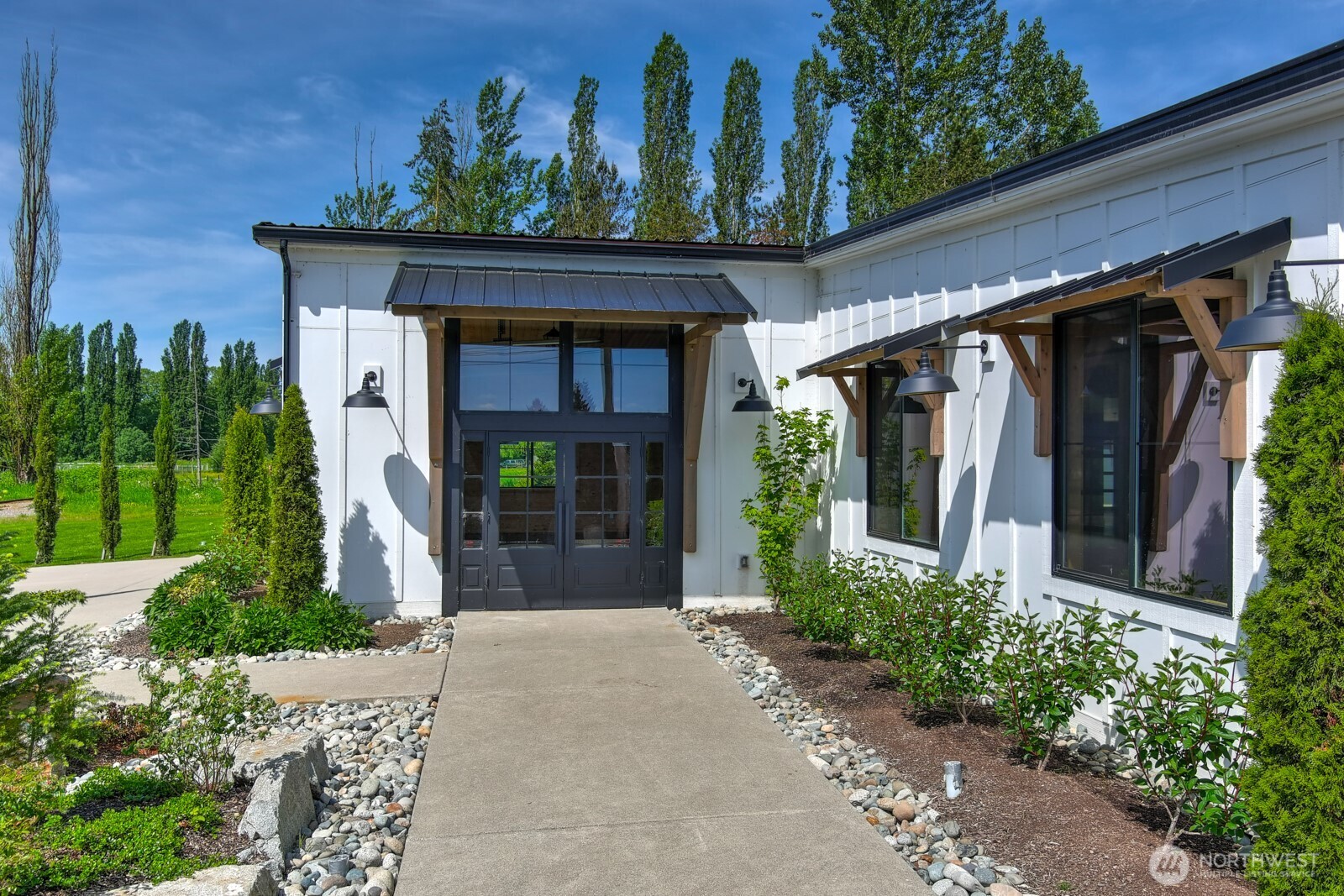 21326 Woods Creek Road Property Photo 4