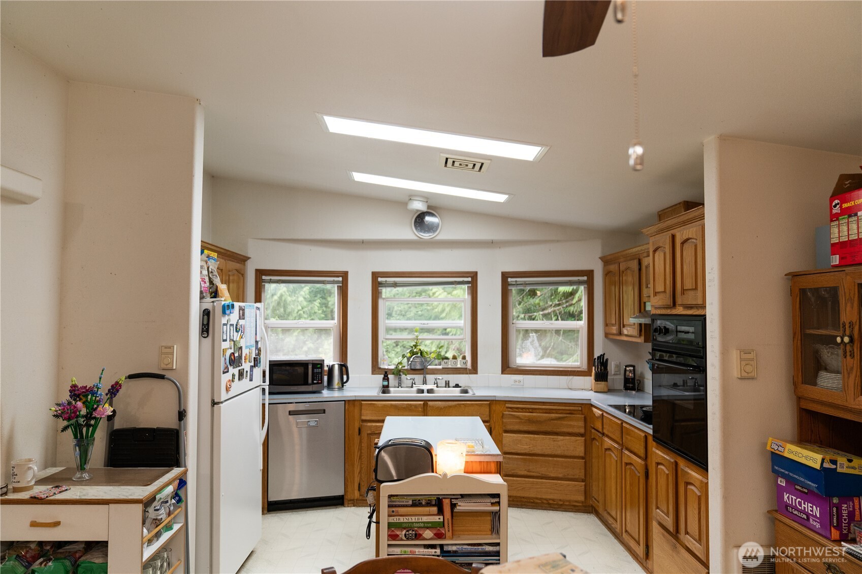 301 W Alder Drive Property Photo 3