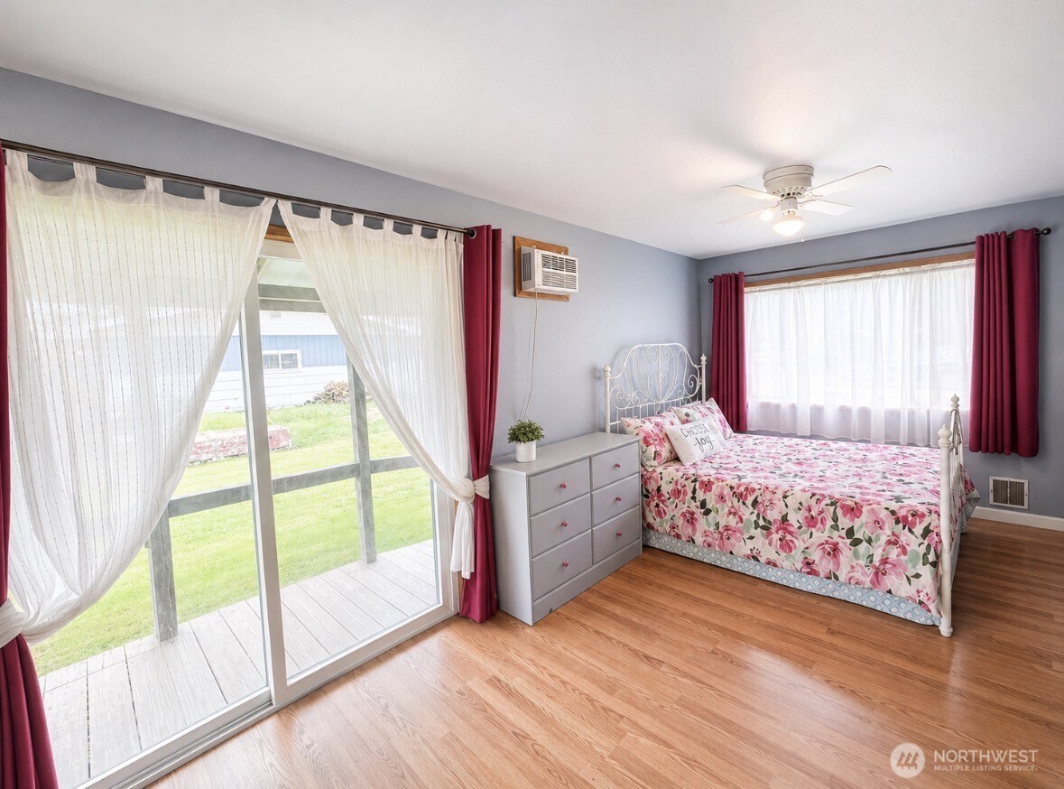 402 Juniper Street Property Photo 11