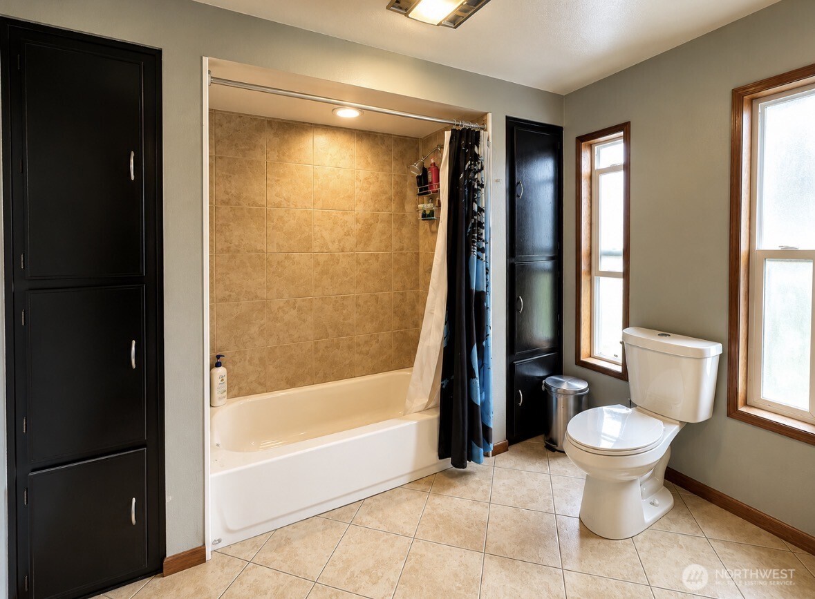 402 Juniper Street Property Photo 14