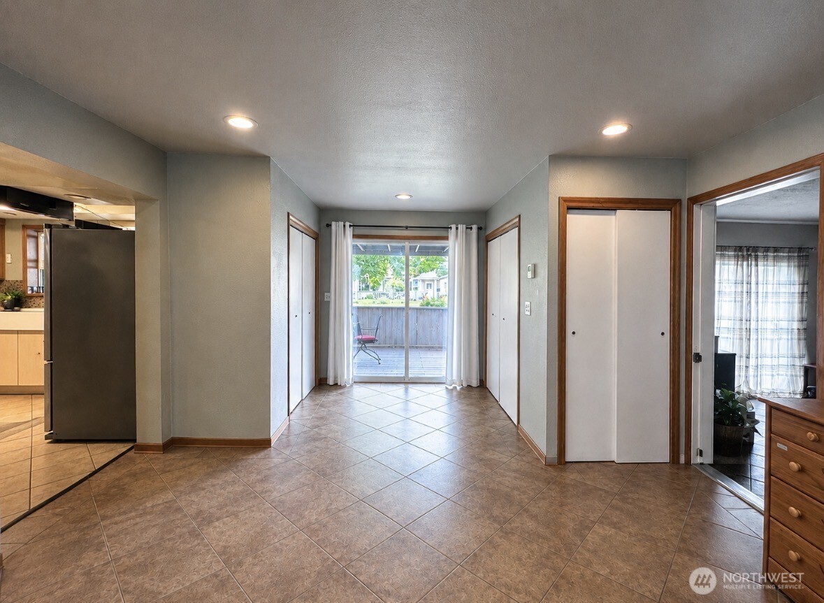402 Juniper Street Property Photo 15