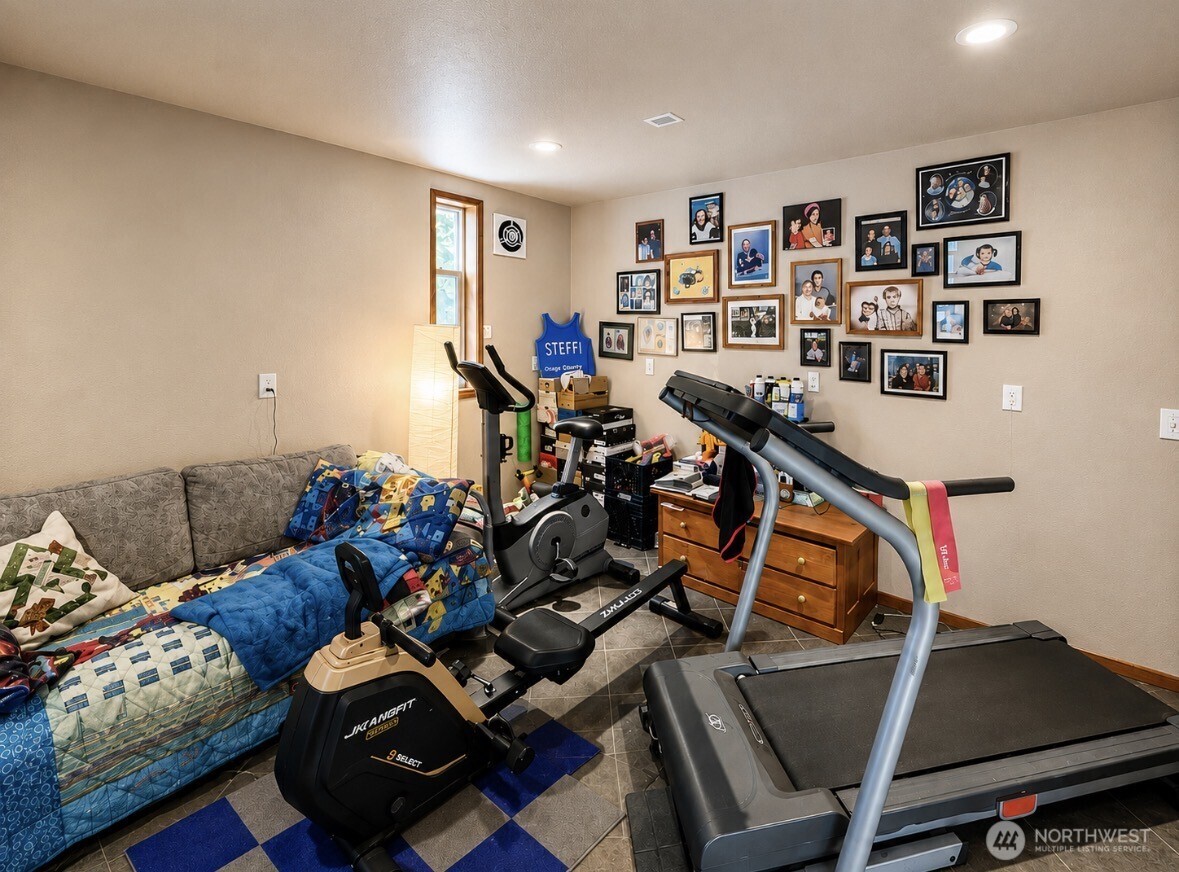 402 Juniper Street Property Photo 19