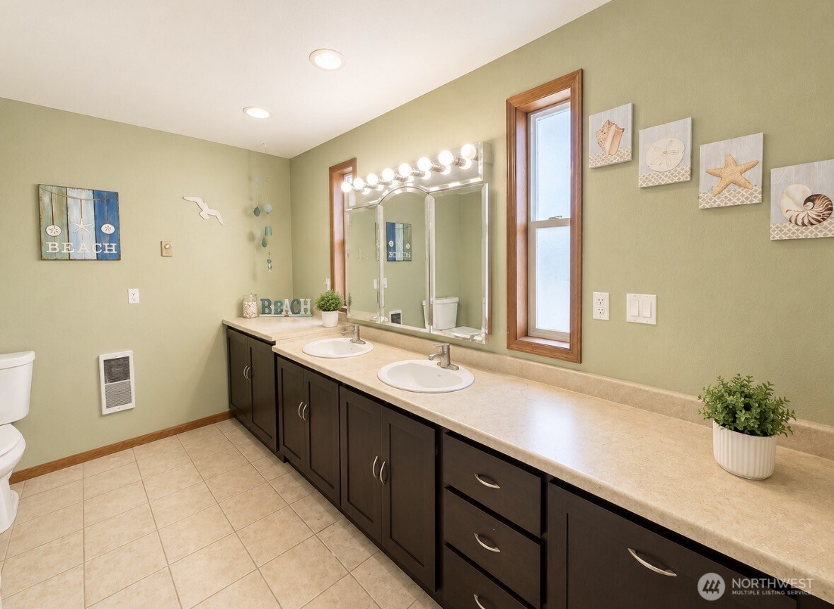 402 Juniper Street Property Photo 26