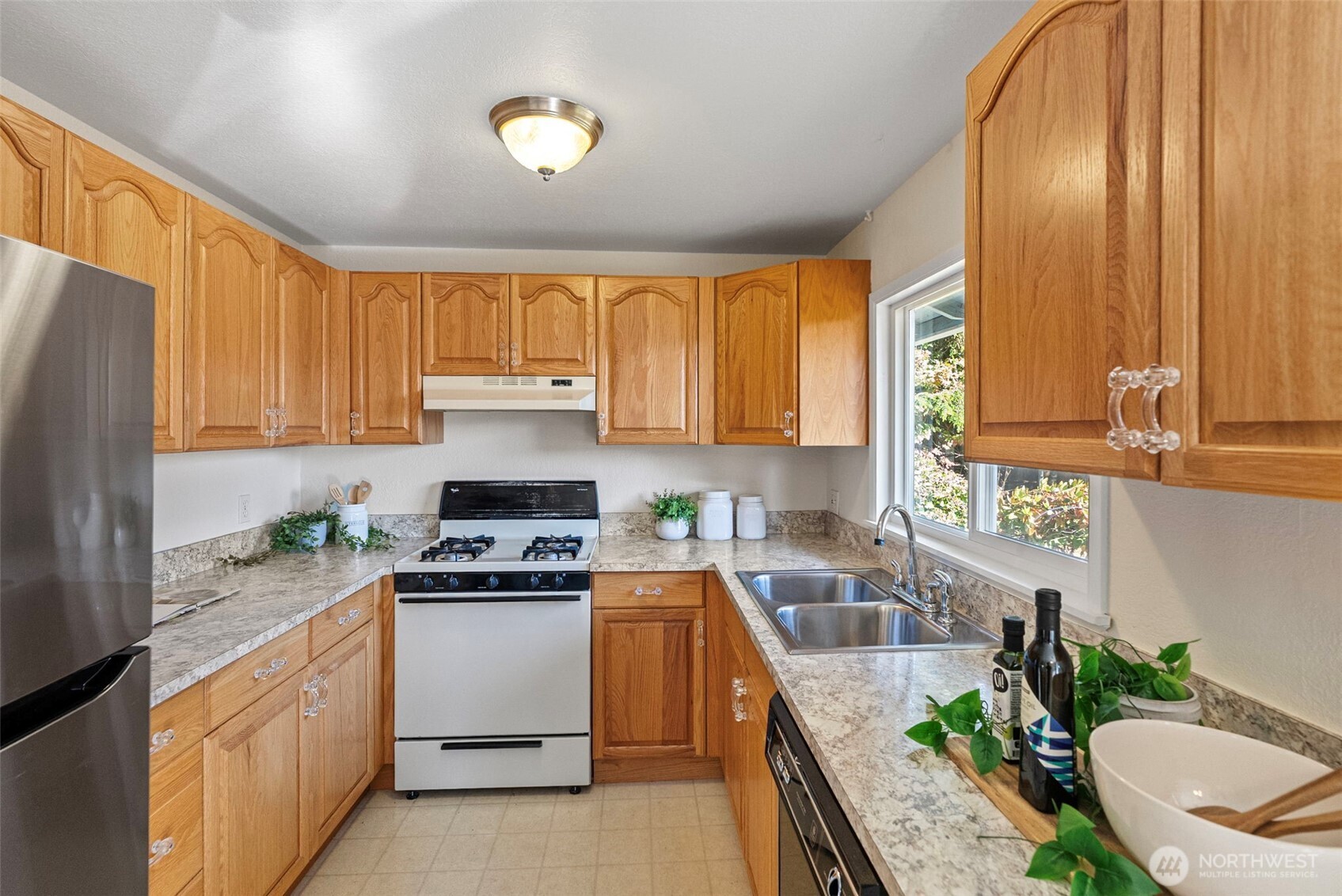 16812 123rd Avenue Property Photo 7