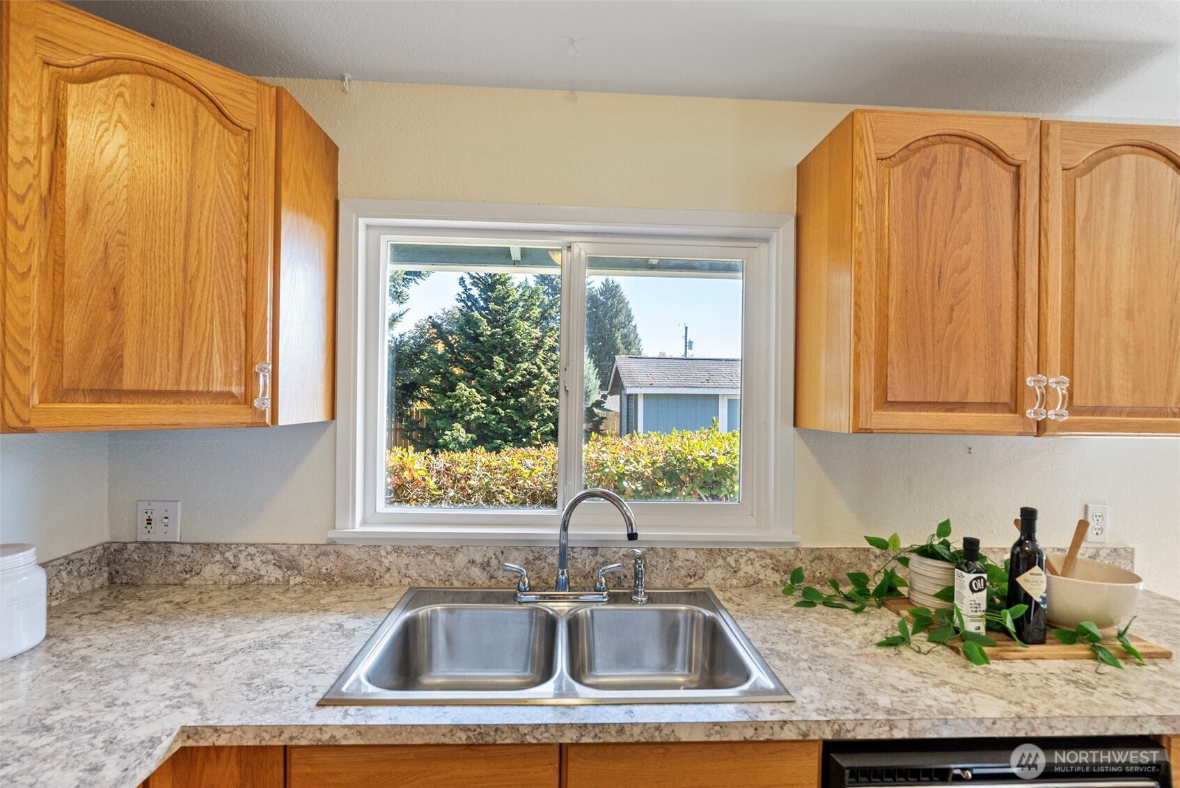 16812 123rd Avenue Property Photo 8