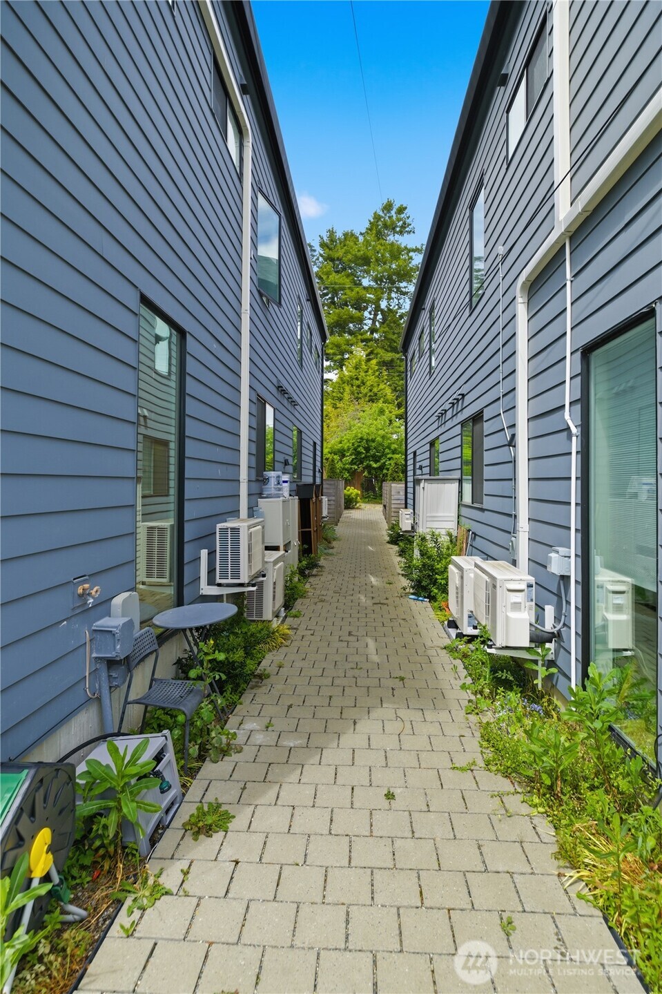 918 N 100th Street B Property Photo 4