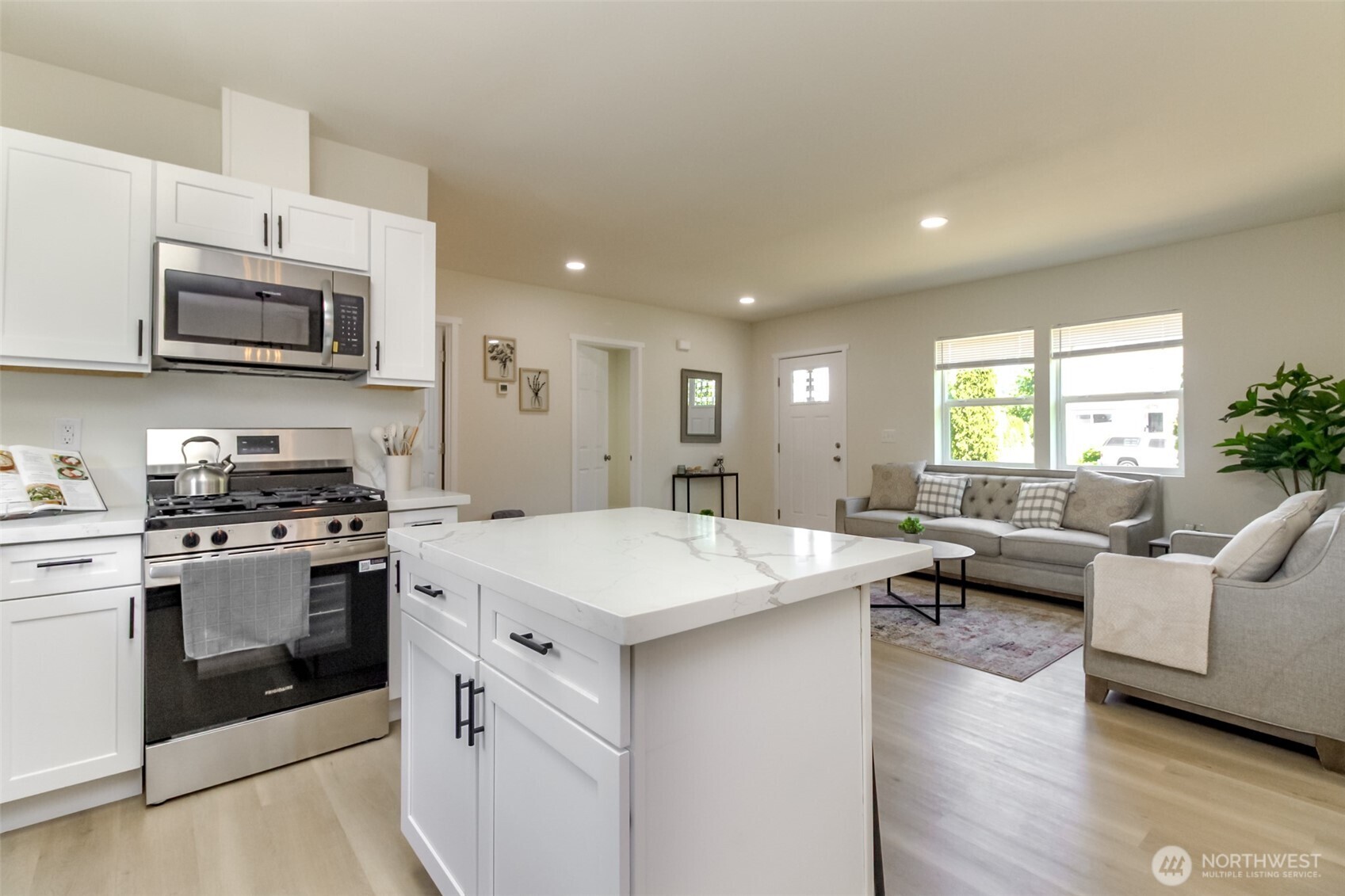 103 M Street Property Photo 6