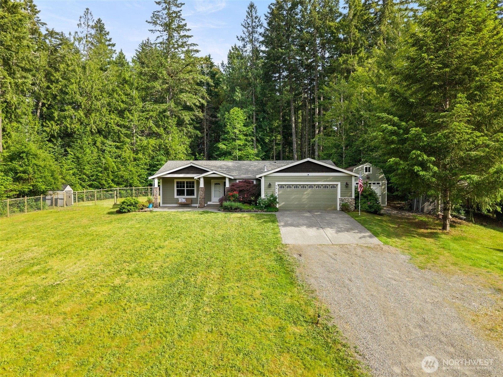 9818 138th Avenue Property Photo 3