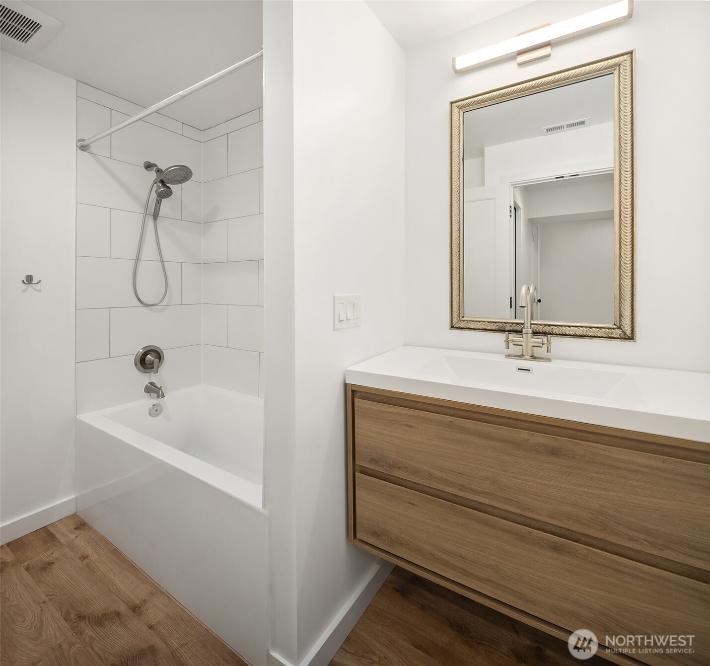 1525 Mcgilvra Boulevard Property Photo 15