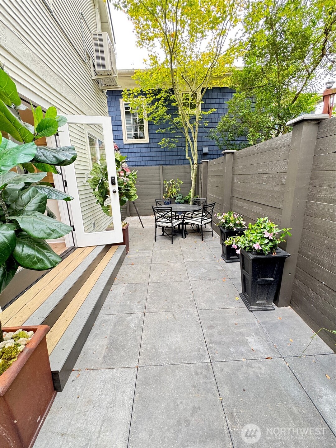 1525 Mcgilvra Boulevard Property Photo 17