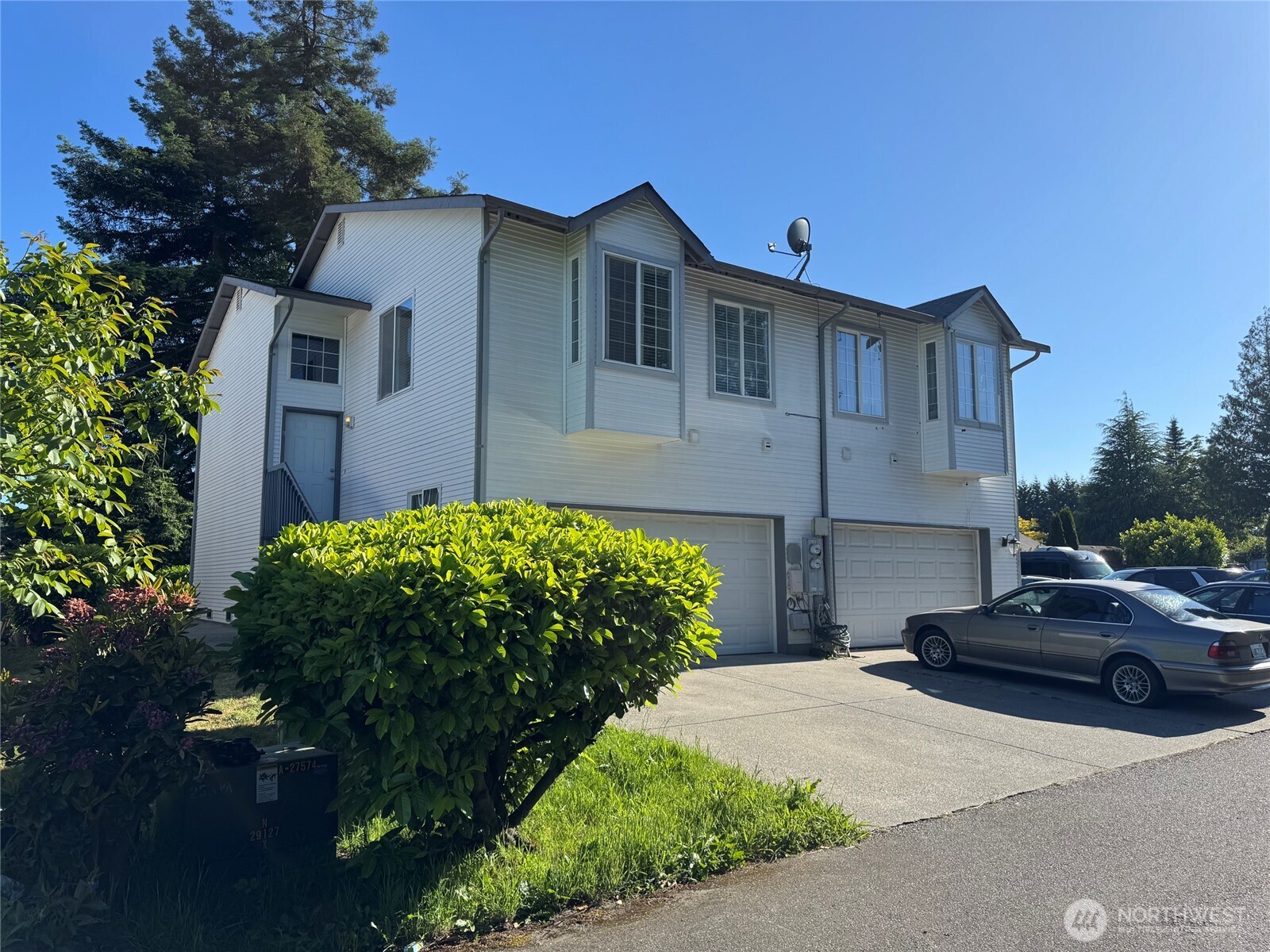 9312 4th Avenue A & B Property Photo 3