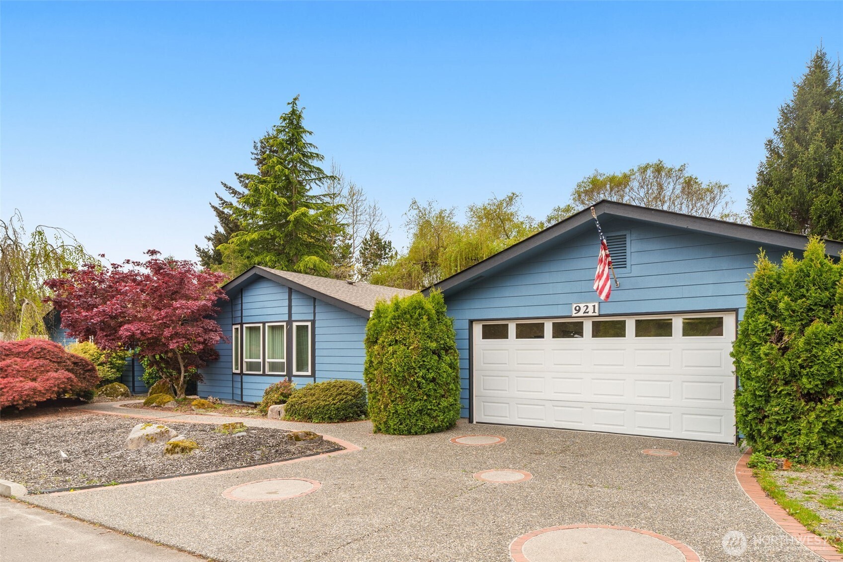 921 241st Place Property Photo 3
