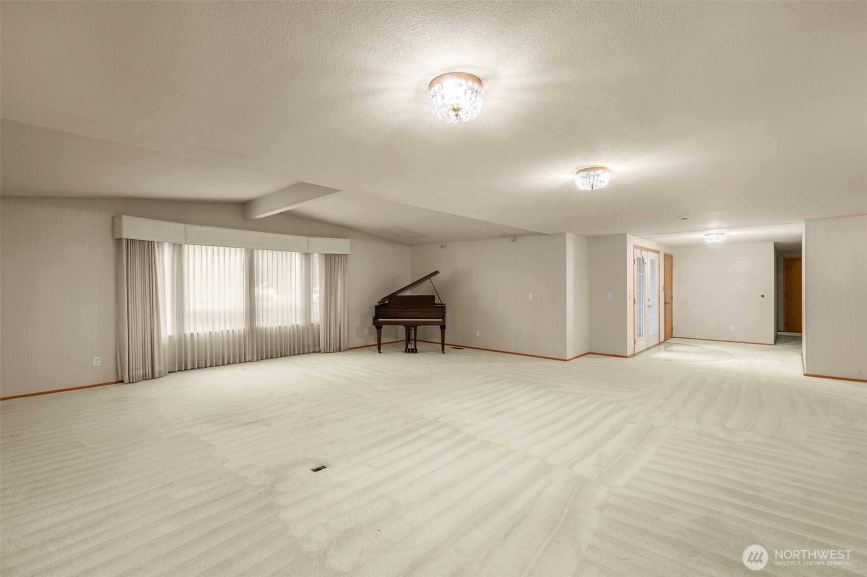 921 241st Place Property Photo 6