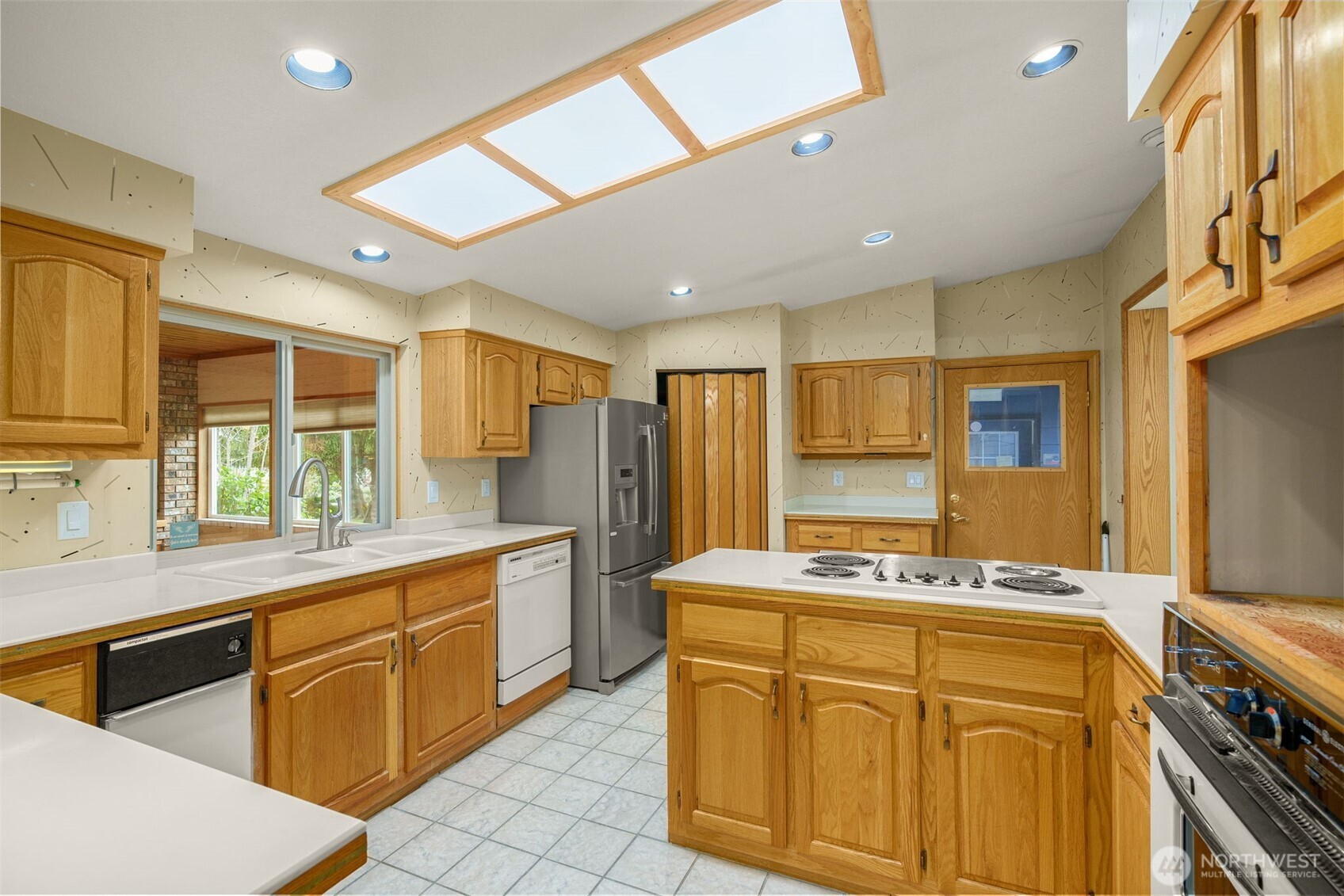 921 241st Place Property Photo 12