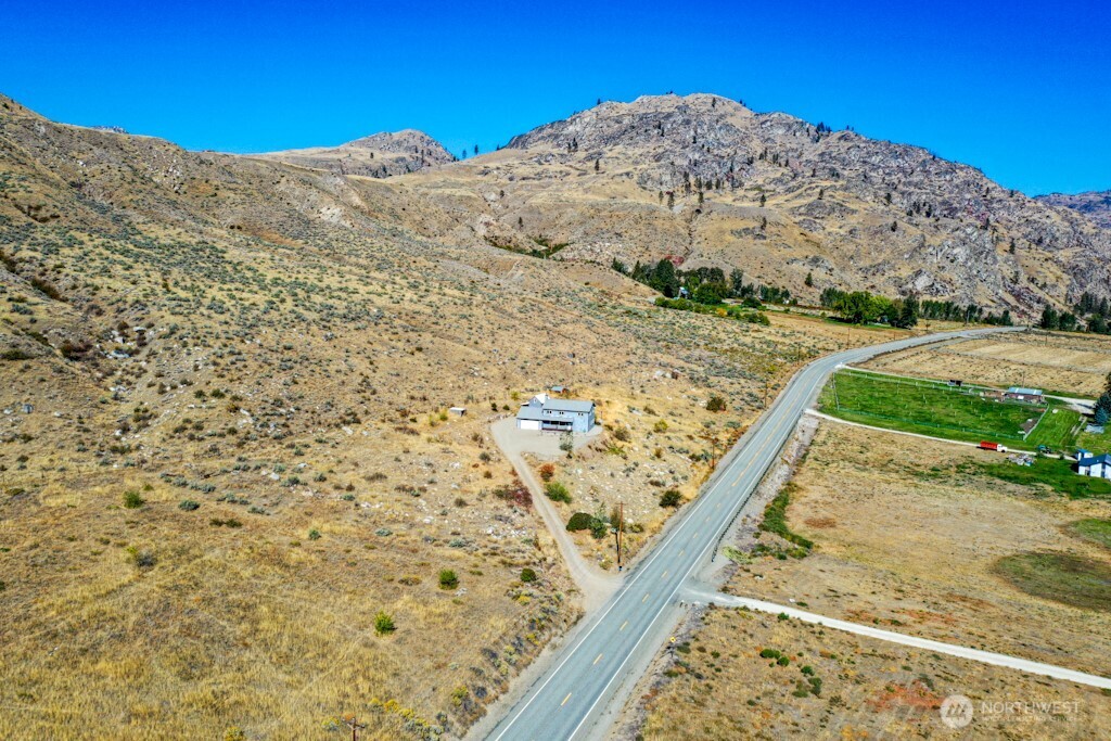 1073 Old Hwy 97 Property Photo 5