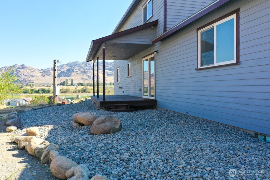 1073 Old Hwy 97 Property Photo 27