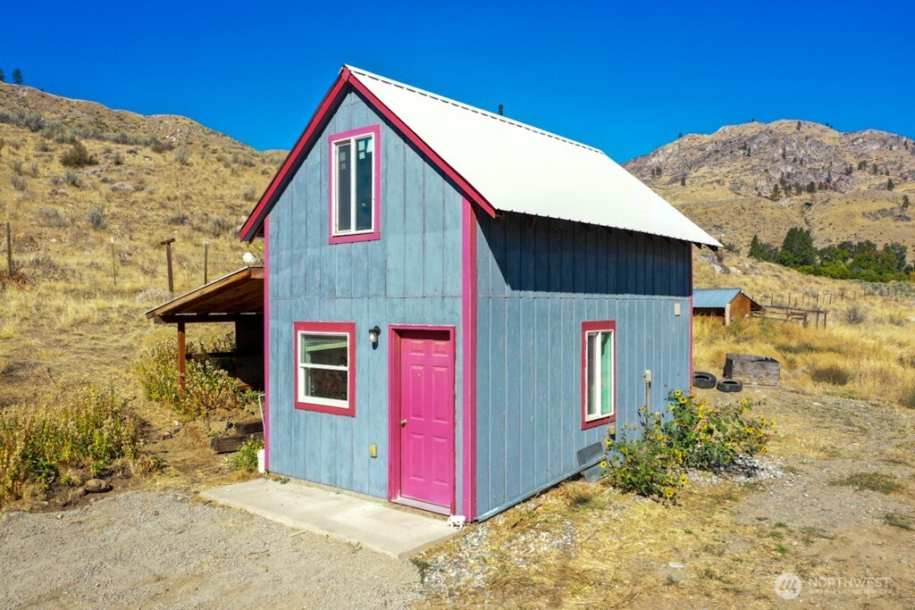 1073 Old Hwy 97 Property Photo 40