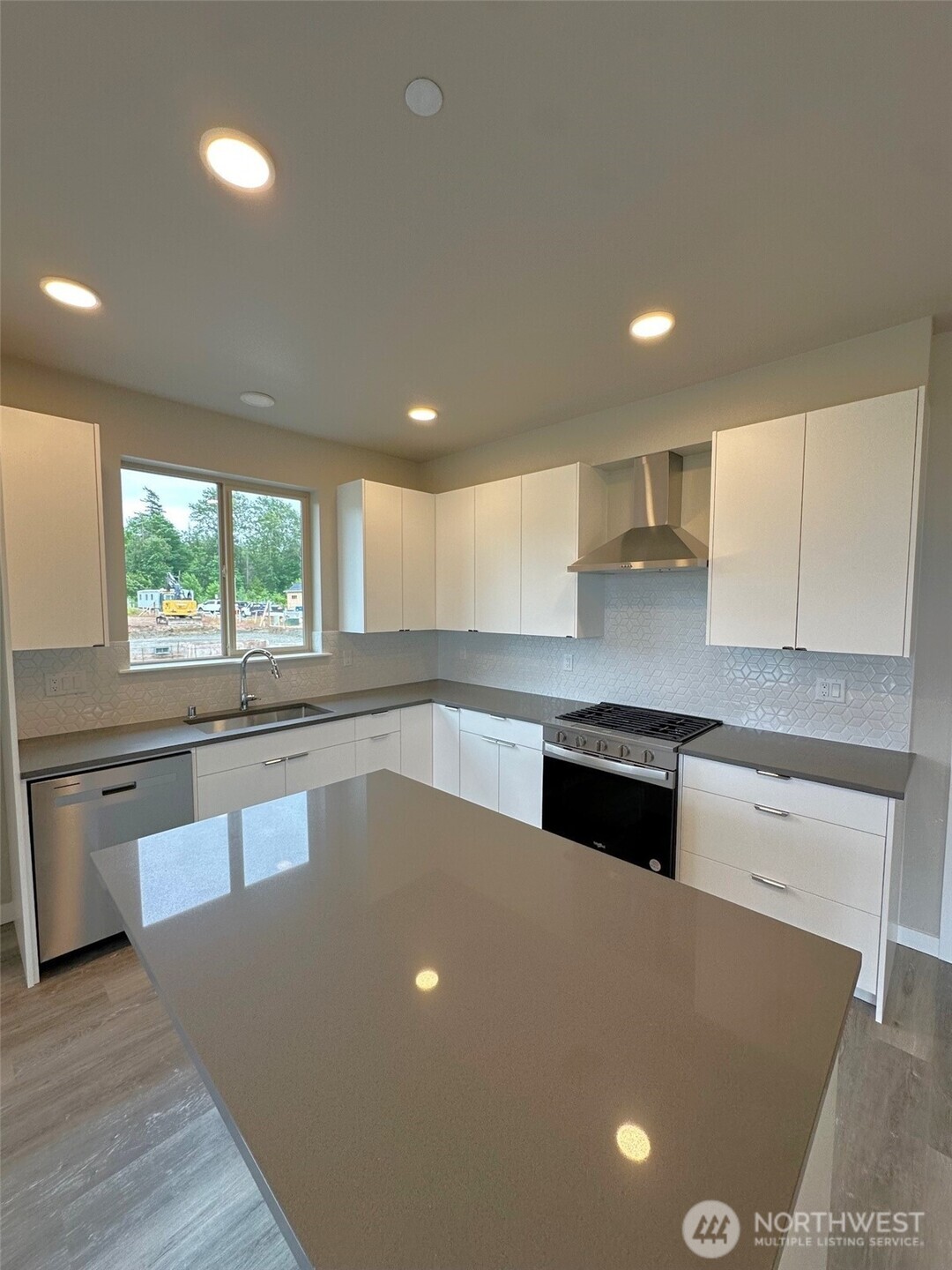 556 (lot 4) Northview Street Property Photo 9