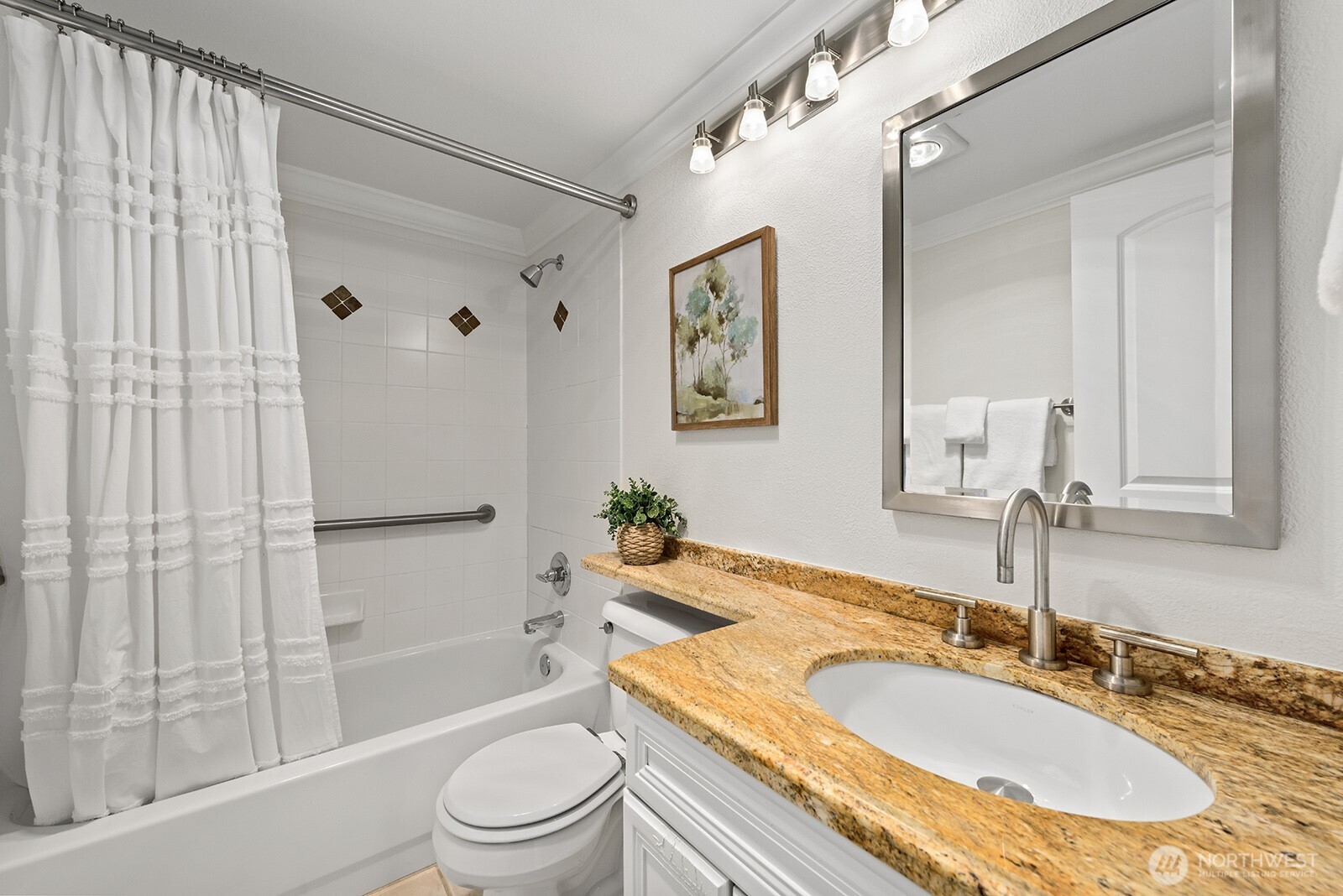 334 Lakeside Avenue 207 Property Photo 16