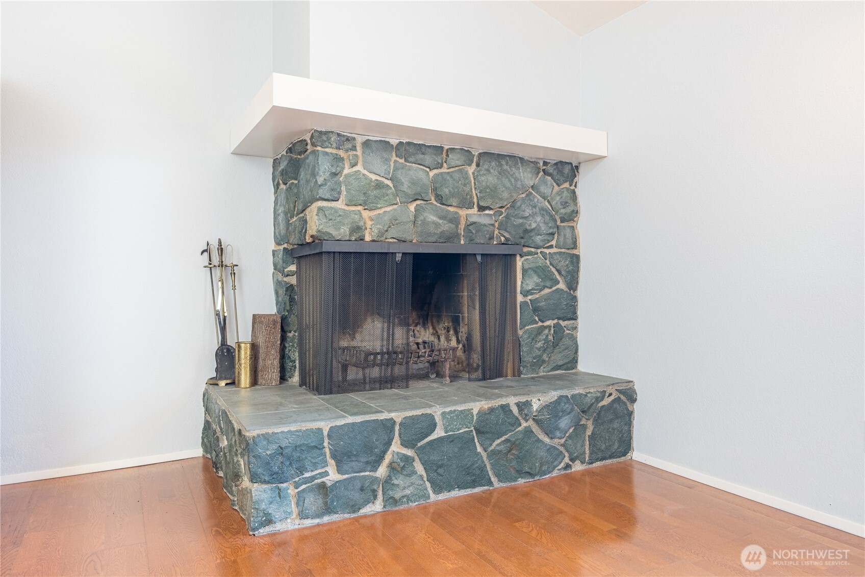 134 B Hilltop Drive Property Photo 8