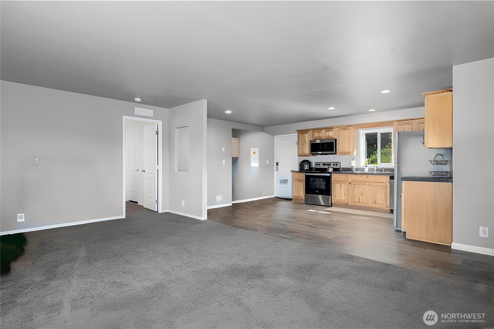 190 Midway Lane Property Photo 8