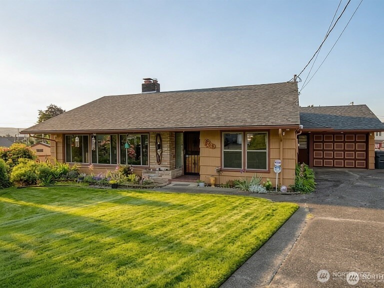 809 N L Street Property Photo 1