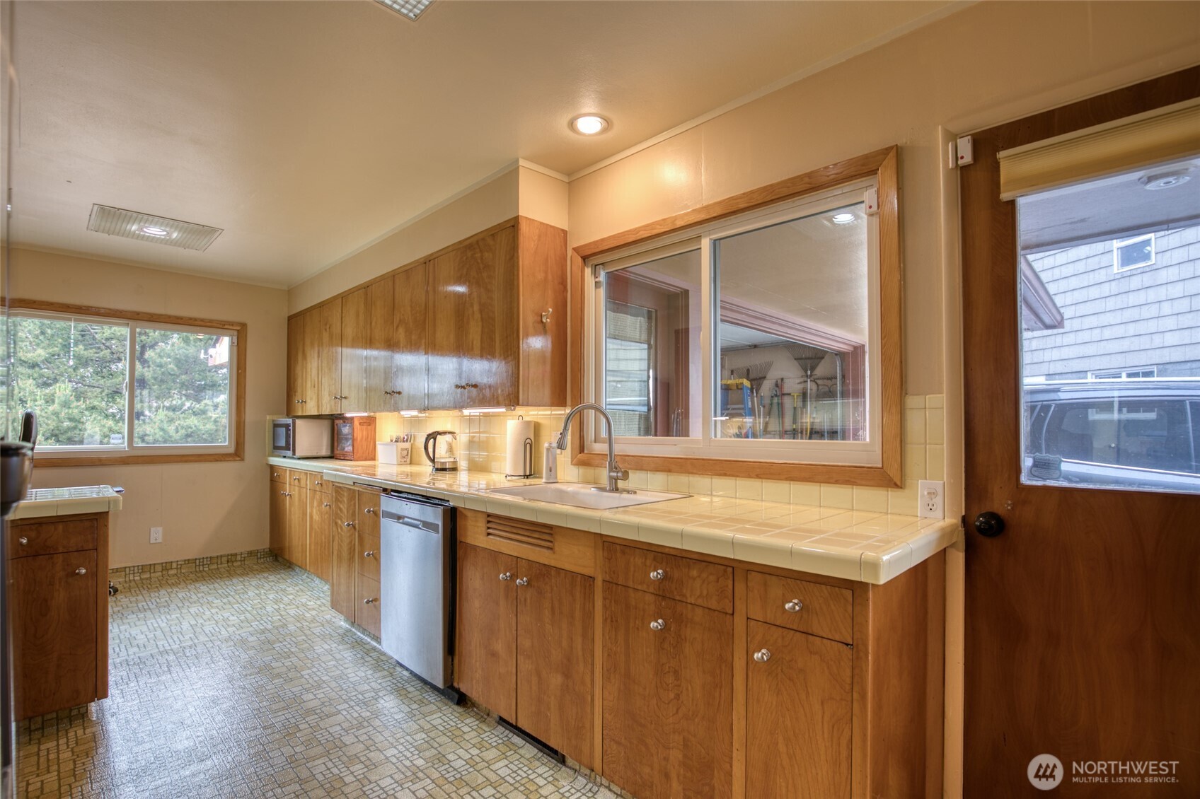 809 N L Street Property Photo 11