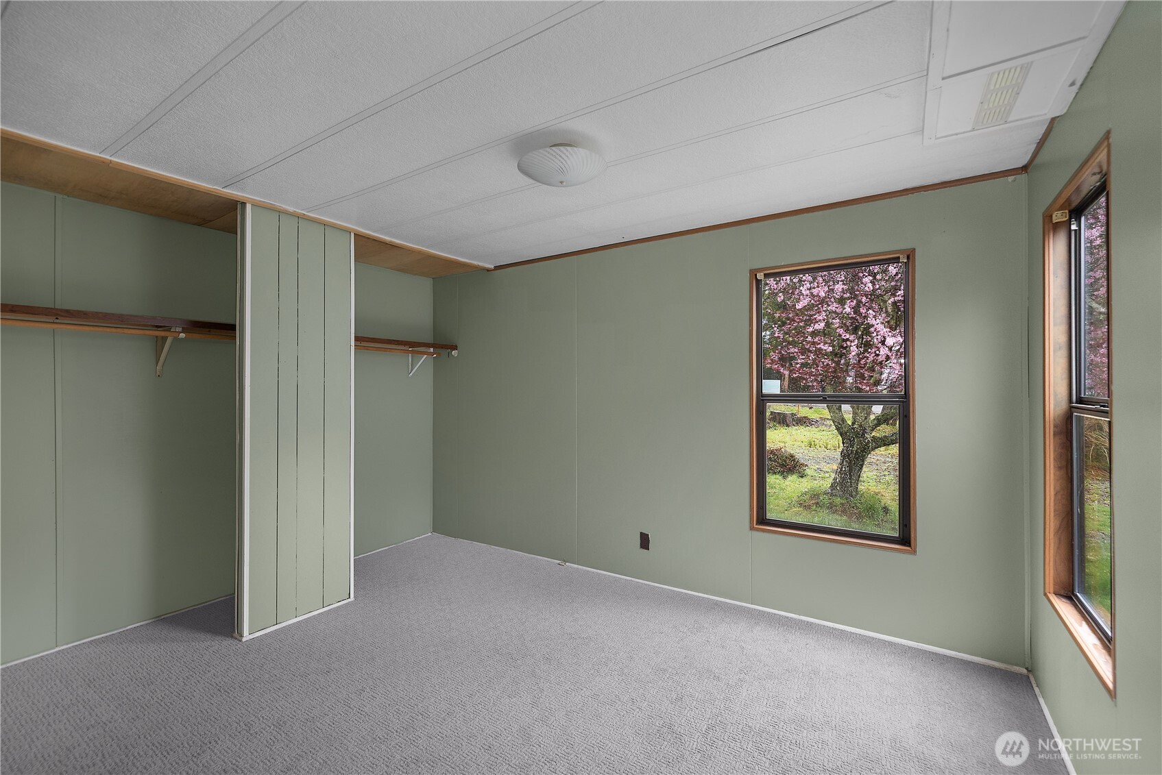 9823 Whitecap Drive Property Photo 23