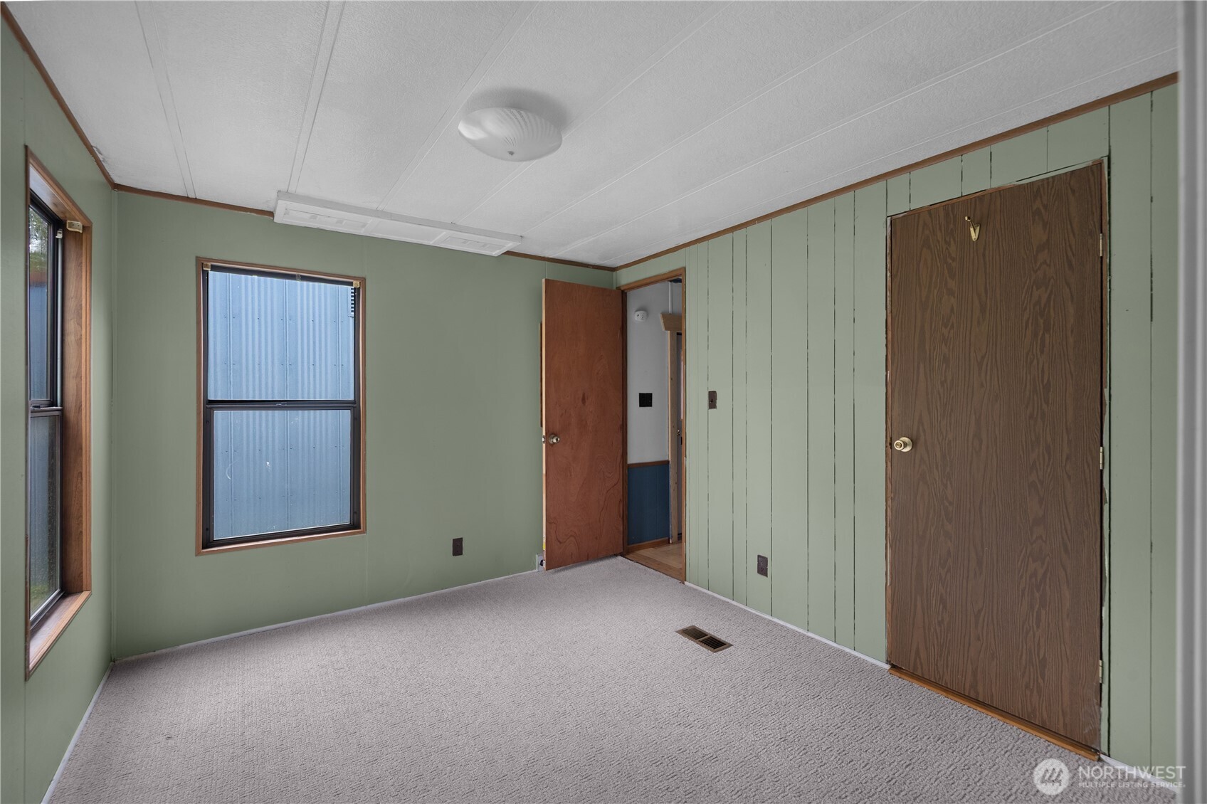 9823 Whitecap Drive Property Photo 24