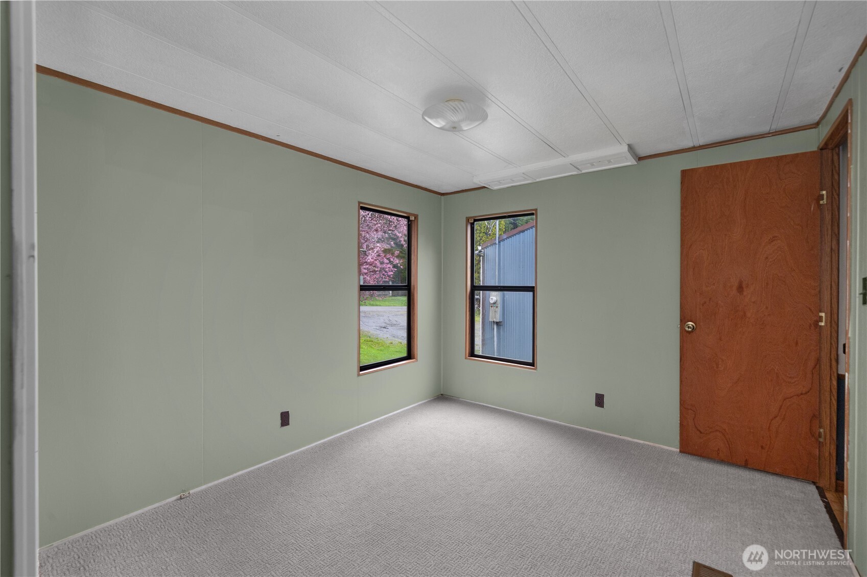 9823 Whitecap Drive Property Photo 25