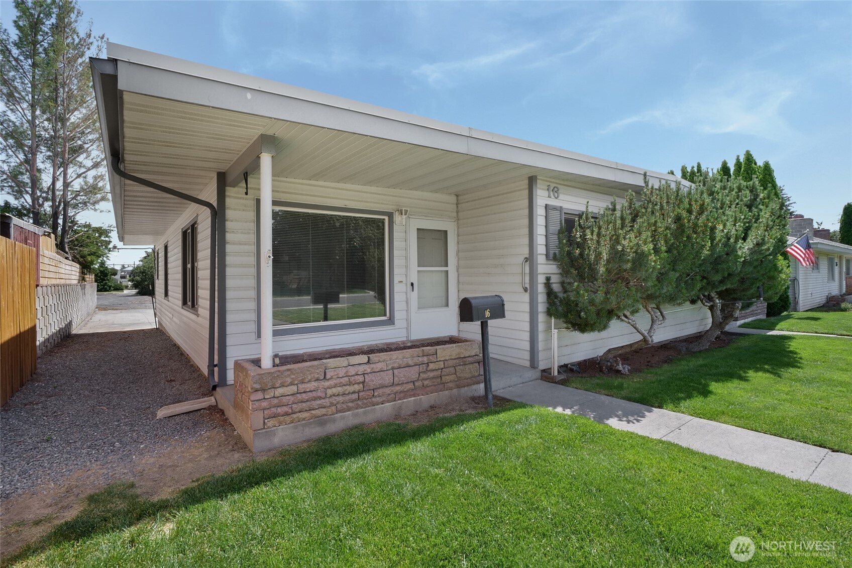 0 16 & 20 F Street Property Photo 26