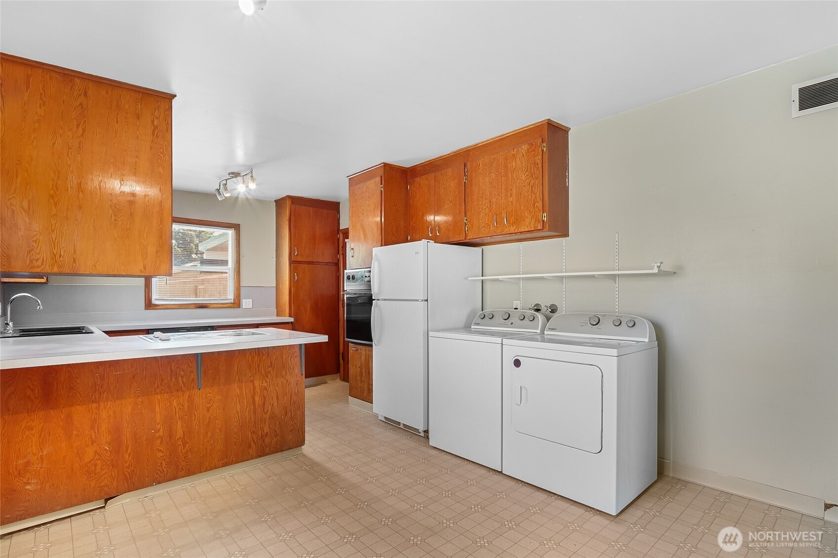 0 16 & 20 F Street Property Photo 30