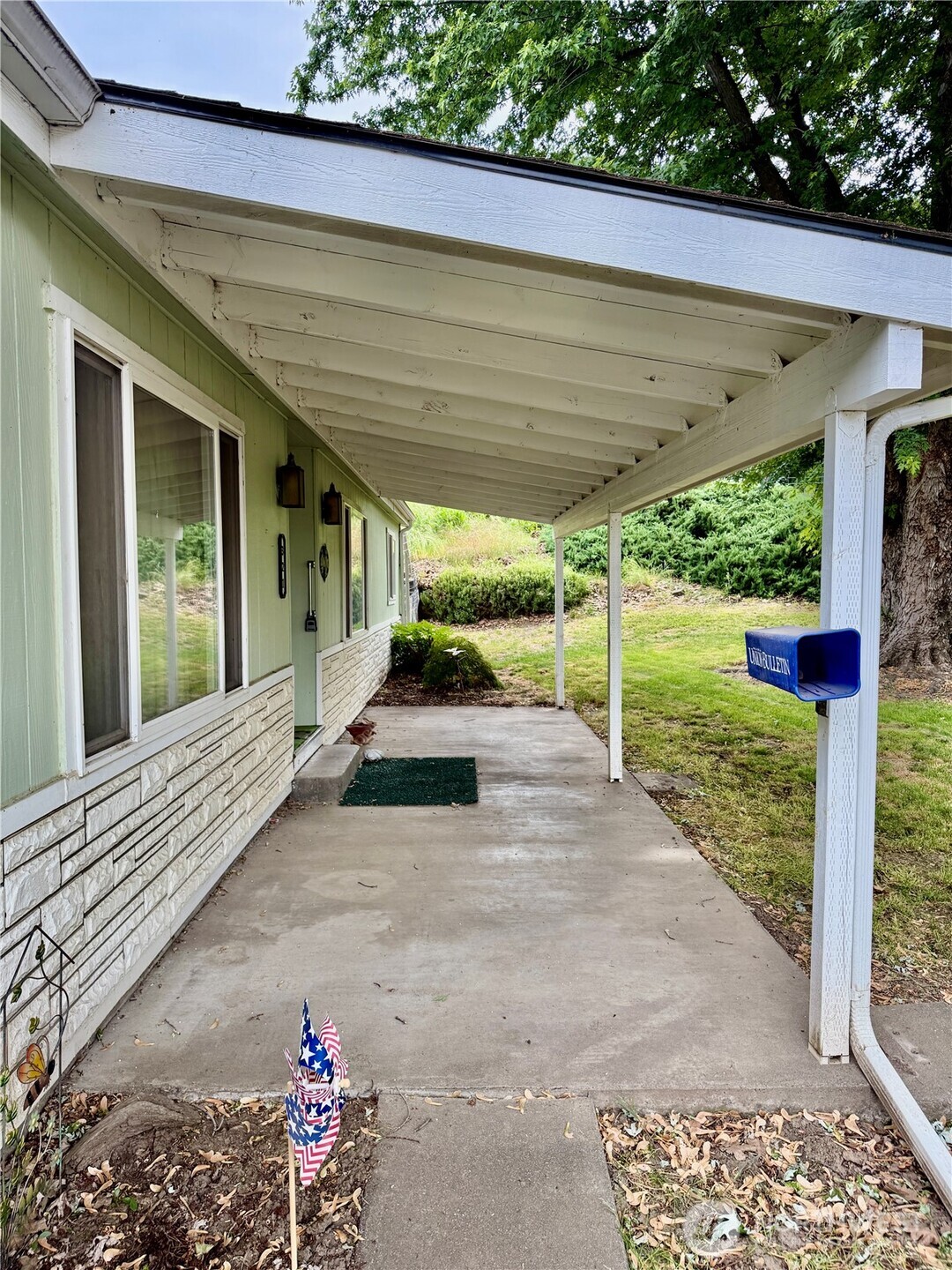 321 Bruce Street Property Photo 4