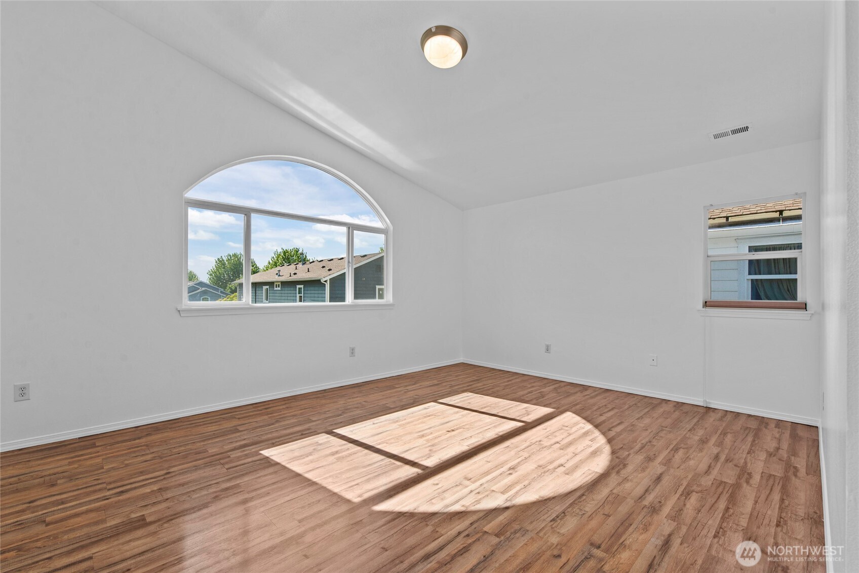 17706 90th Avenue Property Photo 24