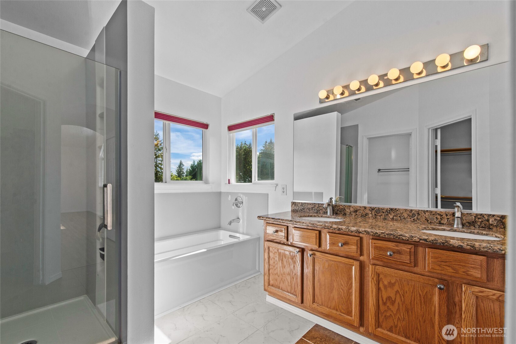 17706 90th Avenue Property Photo 27