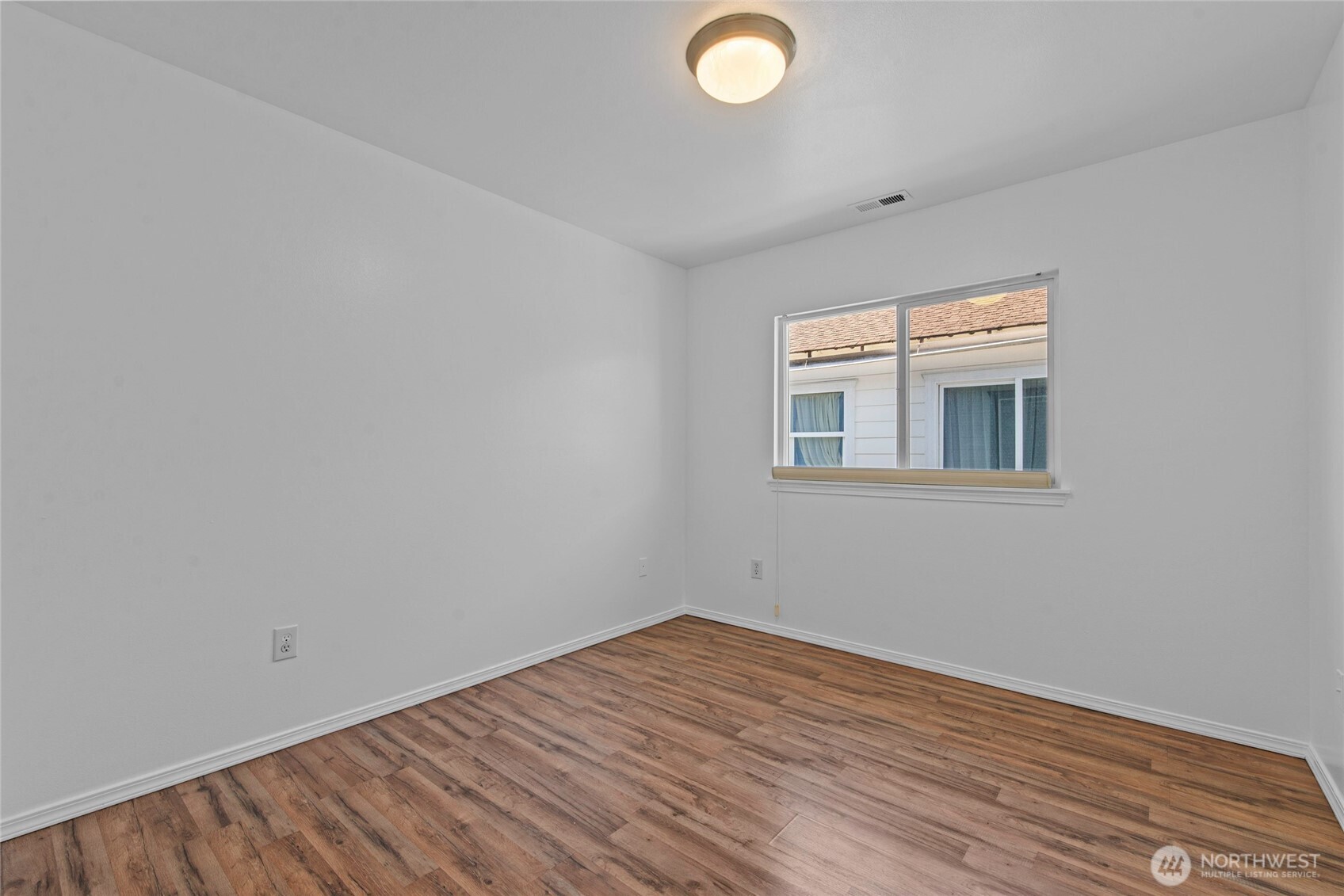 17706 90th Avenue Property Photo 30