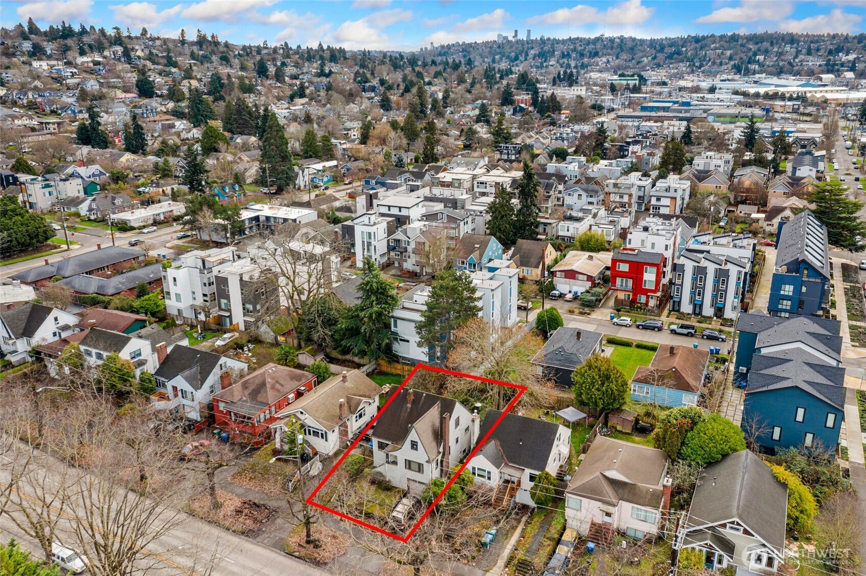 837 Nw Market Street Property Photo 1