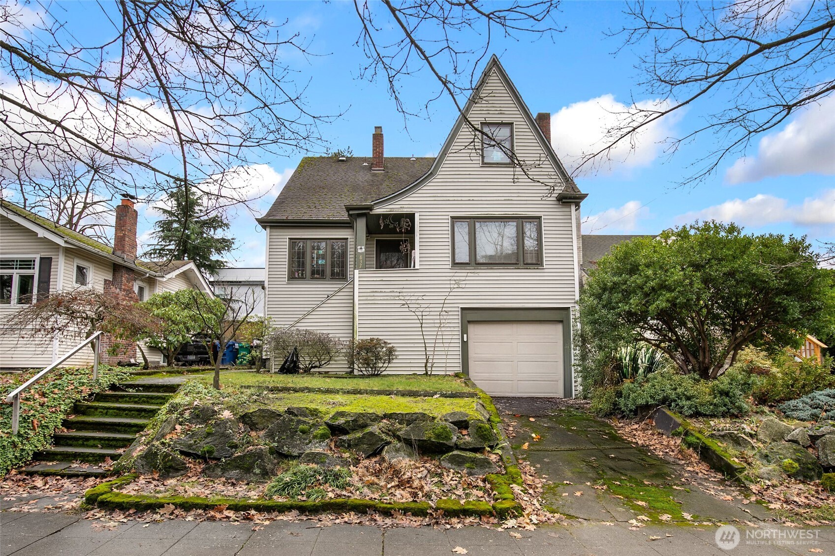 837 Nw Market Street Property Photo 5