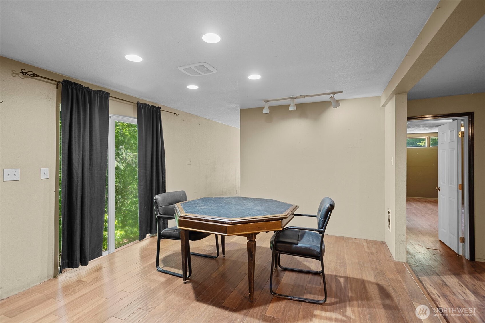 400 N Dubois Road Property Photo 18