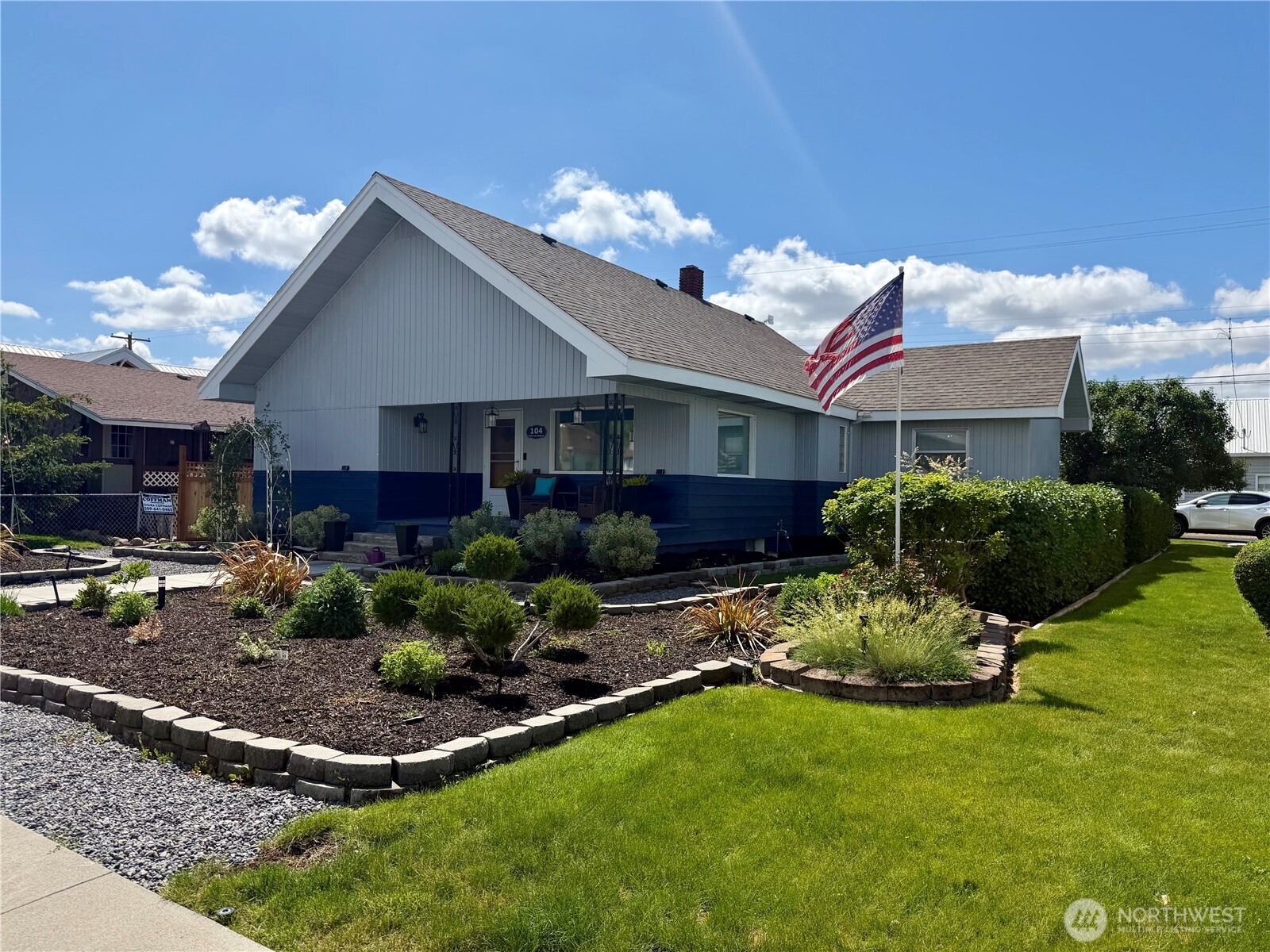 104 E 1st Avenue Property Photo 1
