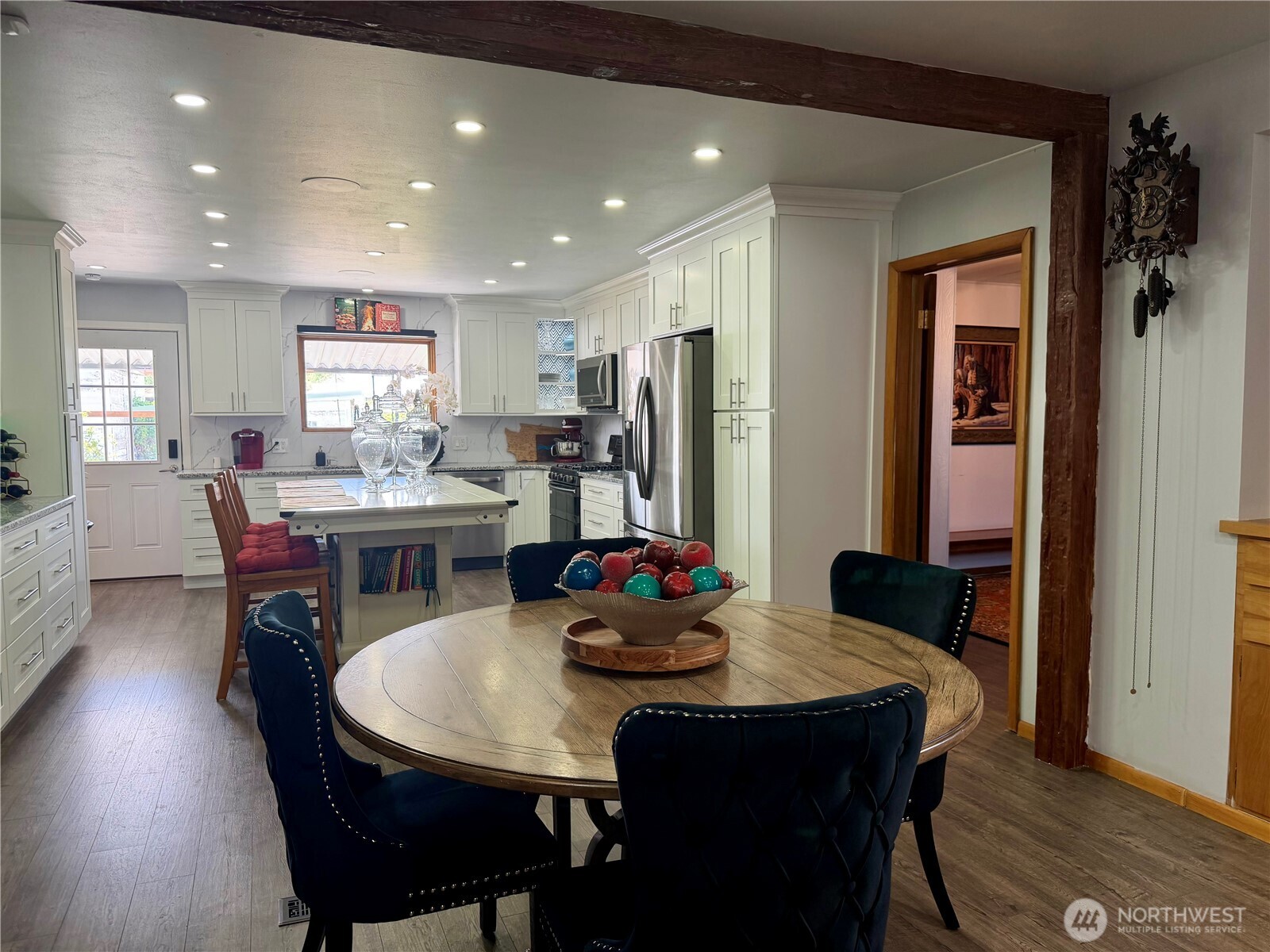 104 E 1st Avenue Property Photo 10