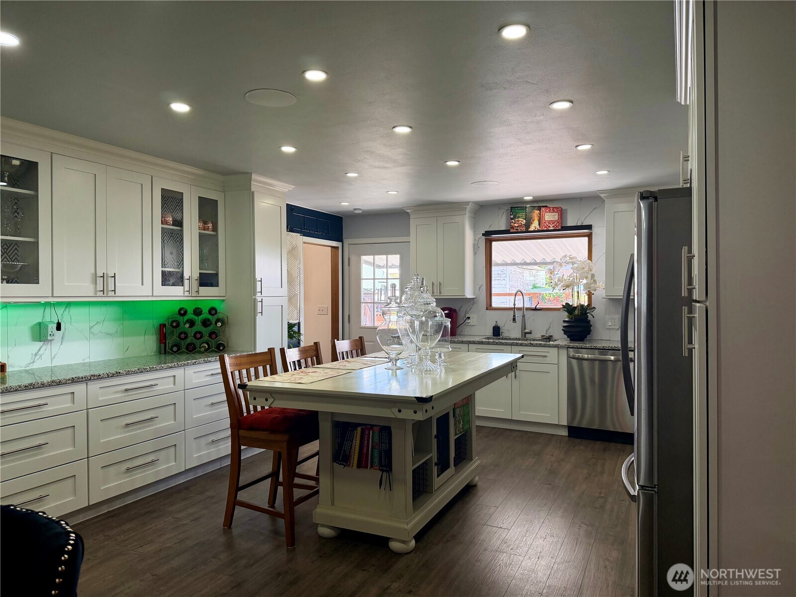 104 E 1st Avenue Property Photo 11