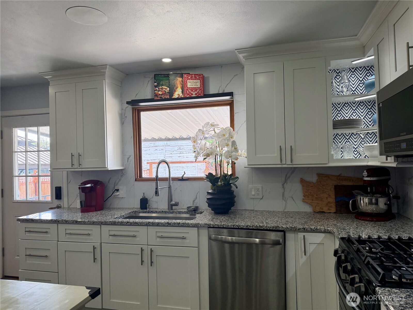 104 E 1st Avenue Property Photo 15