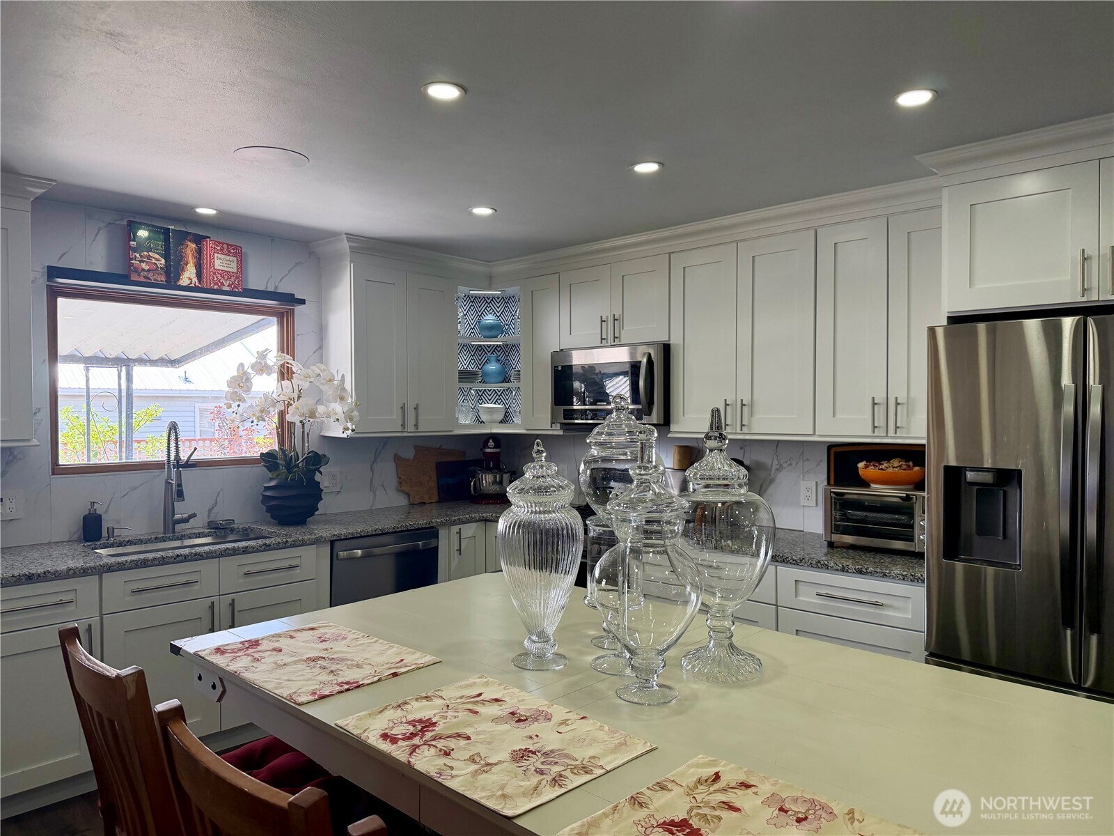 104 E 1st Avenue Property Photo 16