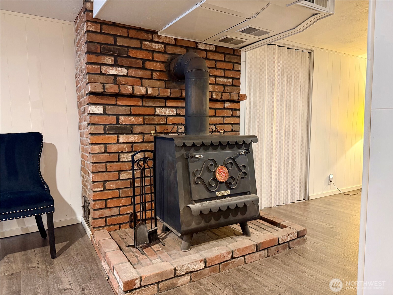 104 E 1st Avenue Property Photo 28