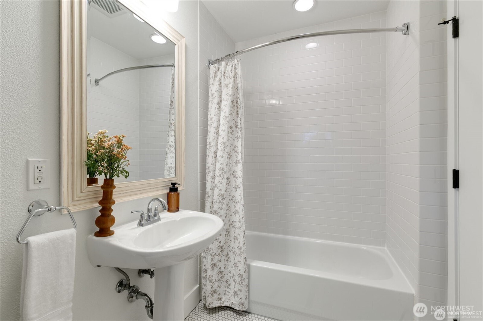 117 John Street 9 Property Photo 17