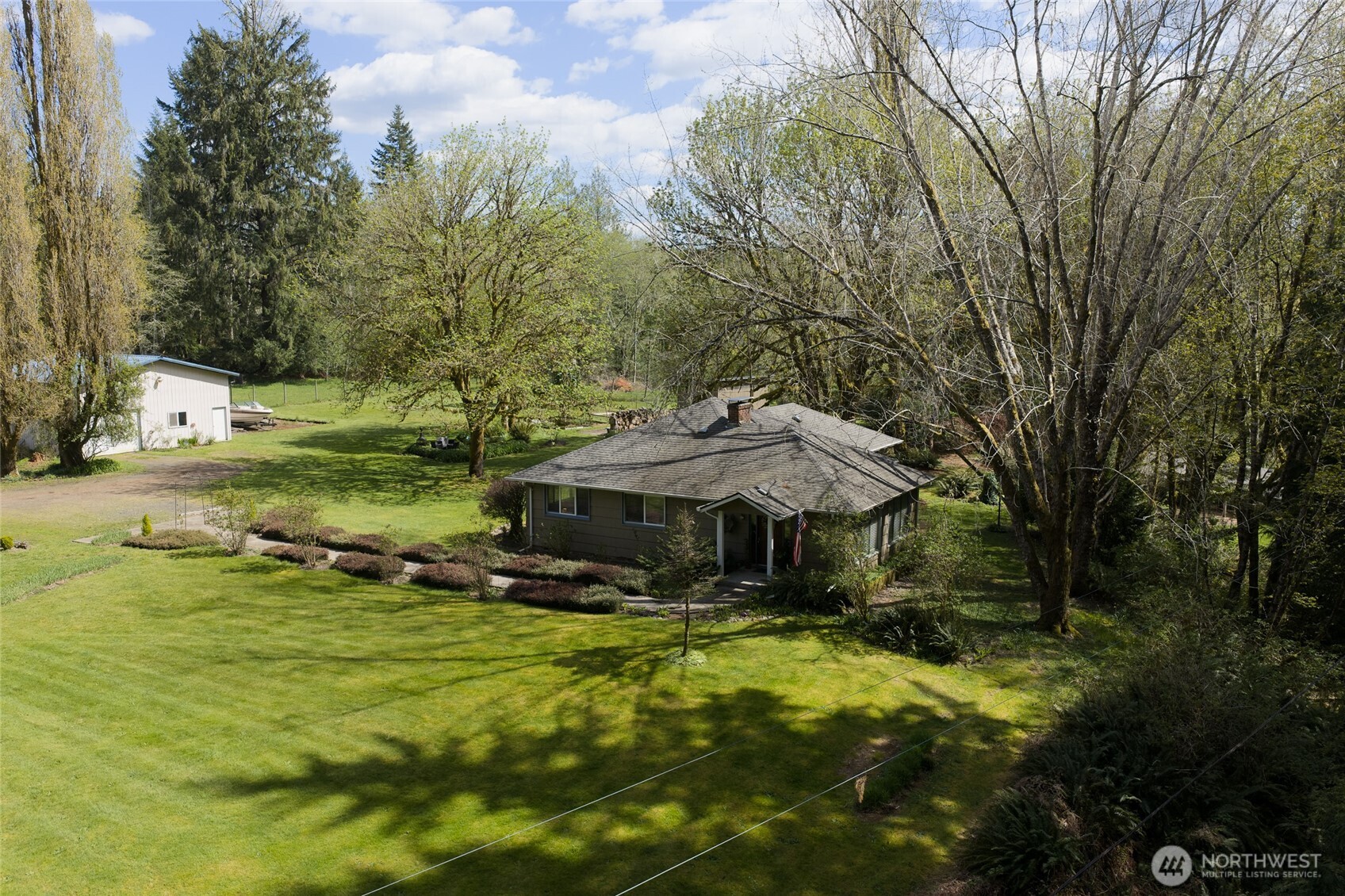 98 W Wishkah Property Photo 6