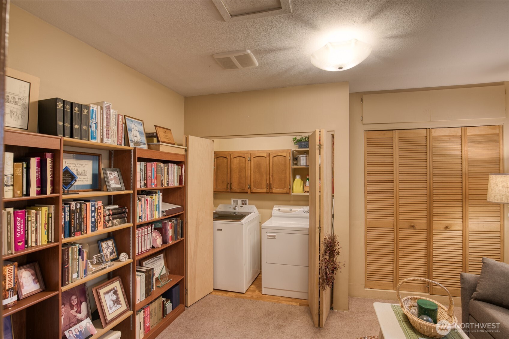 98 W Wishkah Property Photo 18