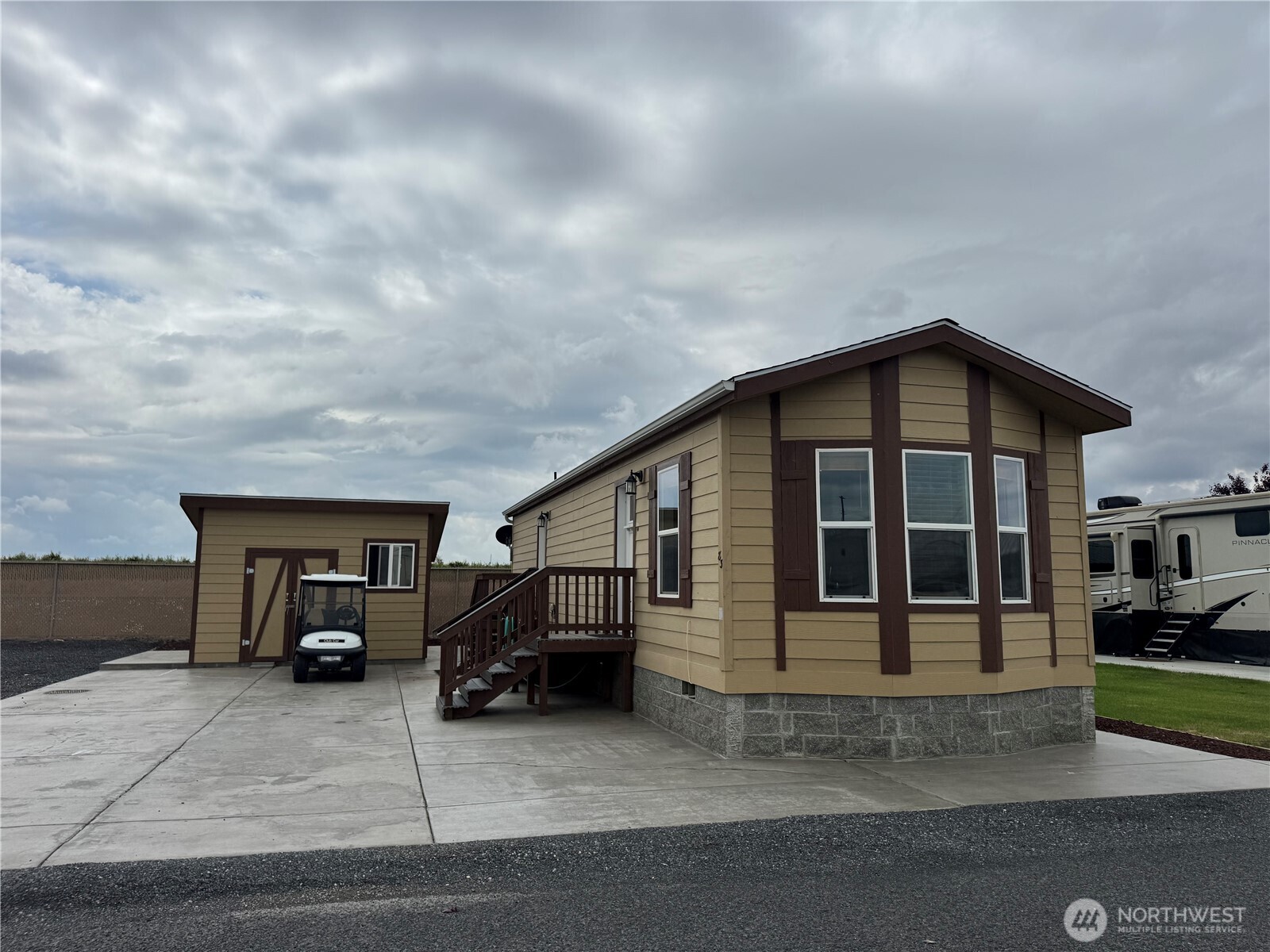 17693 Road 5 83 Property Photo 1